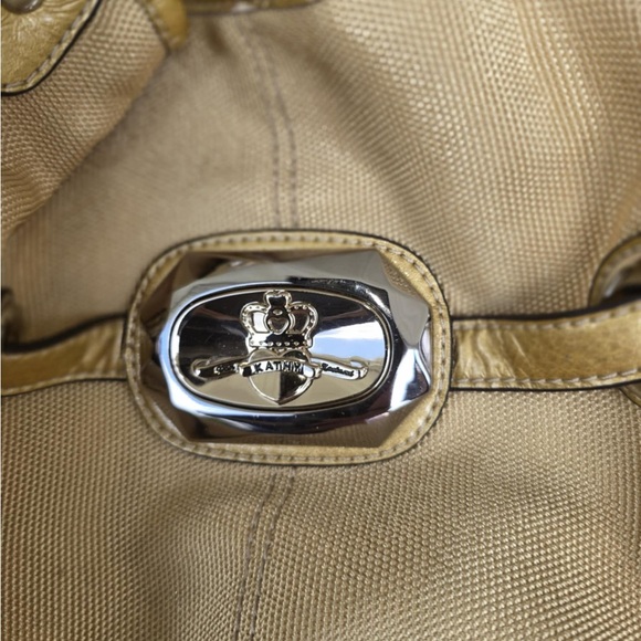 Kathy Van Zeeland - Picture 4 of 4